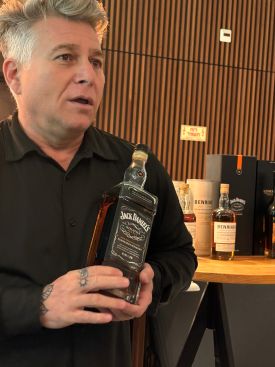 רני כהן, מעמודי התווך של תעשיית משקאות החריפים בישראל - מנהל טרייד מרקטינג.
